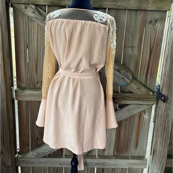 Robed with Love Hildy Pink Satin Bridesmaid Robe Floral Embroidered Details M - Picture 2 of 15